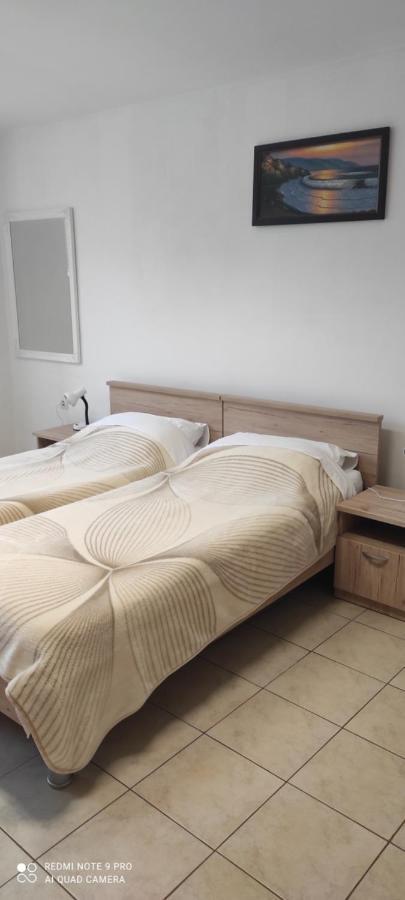 Apartment For Holidays In Pula Eksteriør billede