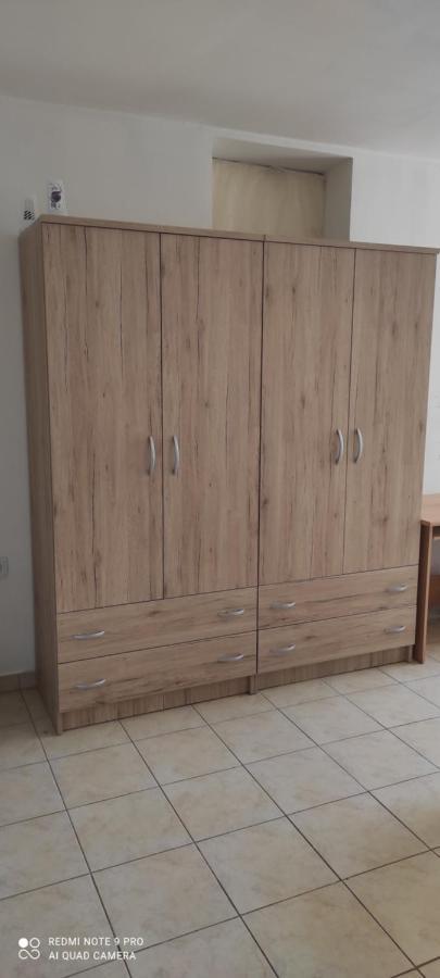 Apartment For Holidays In Pula Eksteriør billede
